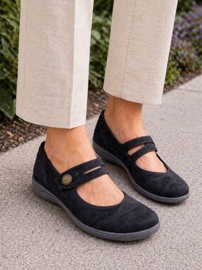Aravon Women's Revshow Mary Jane Comfort Flat Black‎ Size 9.5 D